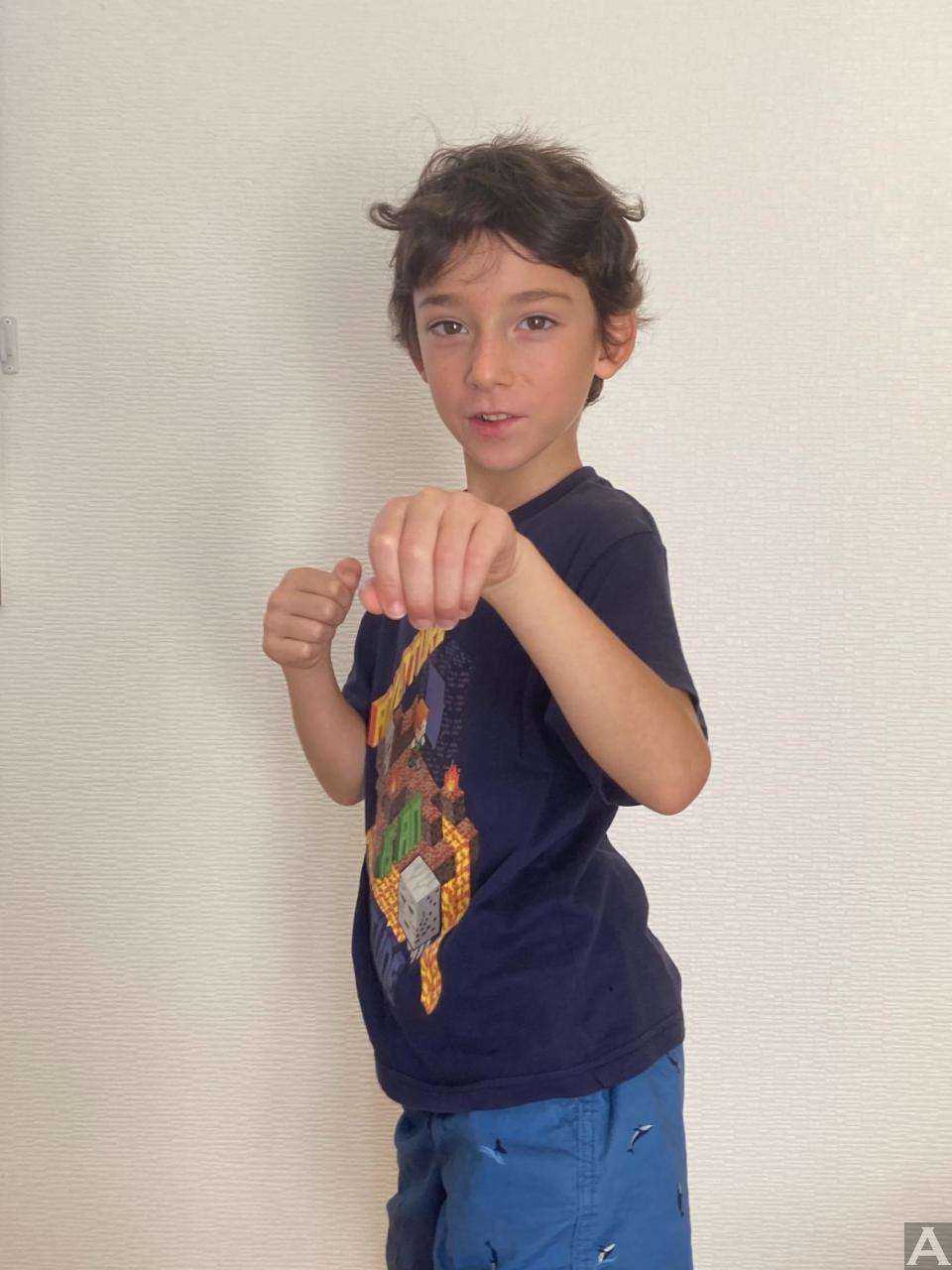 東京外国人モデル事務所アクアモデル所属の白人モデルのエリオ