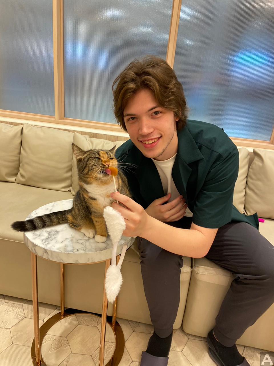 東京外国人モデル事務所アクアモデル所属の白人モデルのピーター