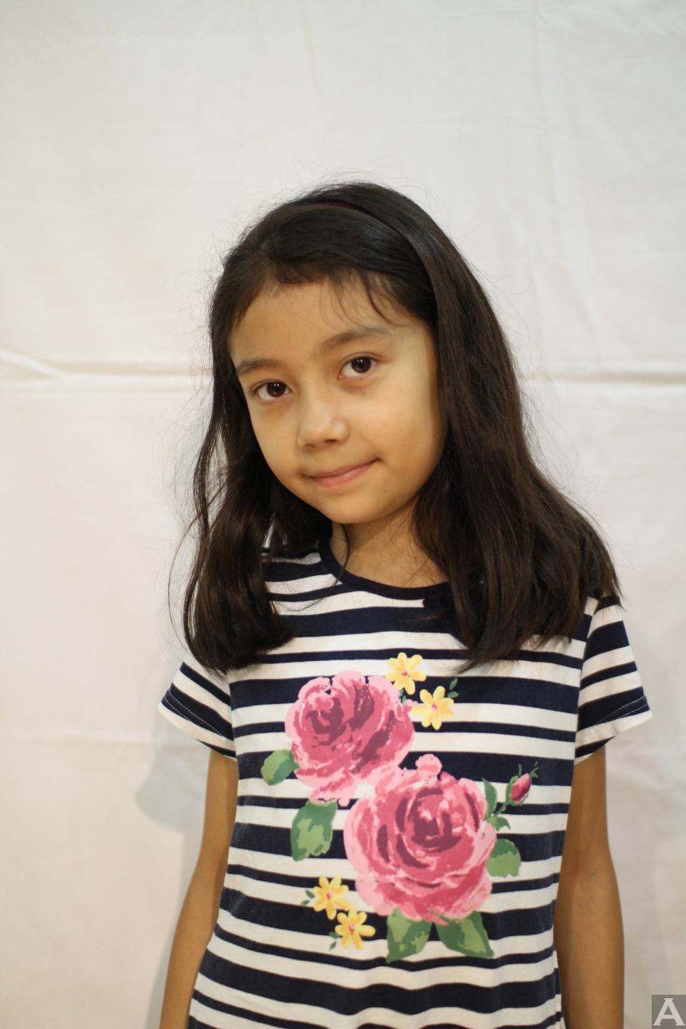 ミア　東京　外国人モデル　外国人モデル事務所　アクアモデル