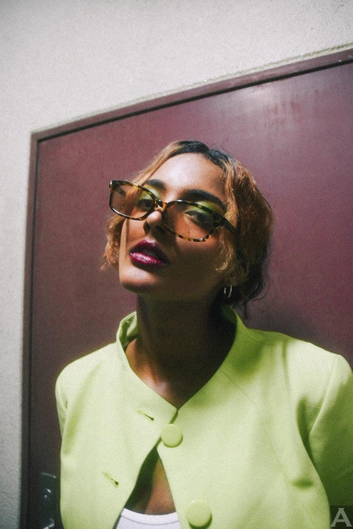 東京外国人モデル事務所アクアモデルの黒人モデルジャスミナ