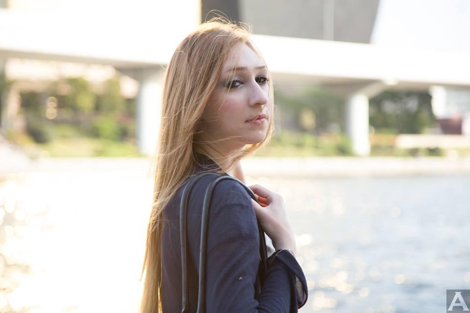  東京　外国人モデル事務所　外国人モデル　アクアモデル　ファッション サビナ