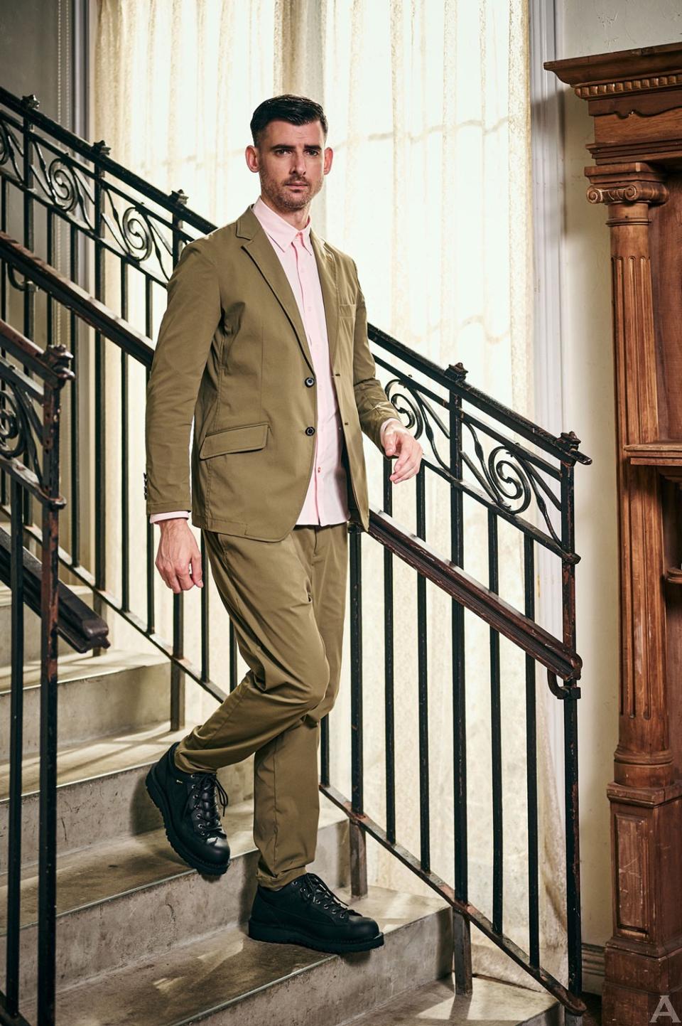 東京外国人モデル事務所アクアモデル所属の白人モデルのエリオット