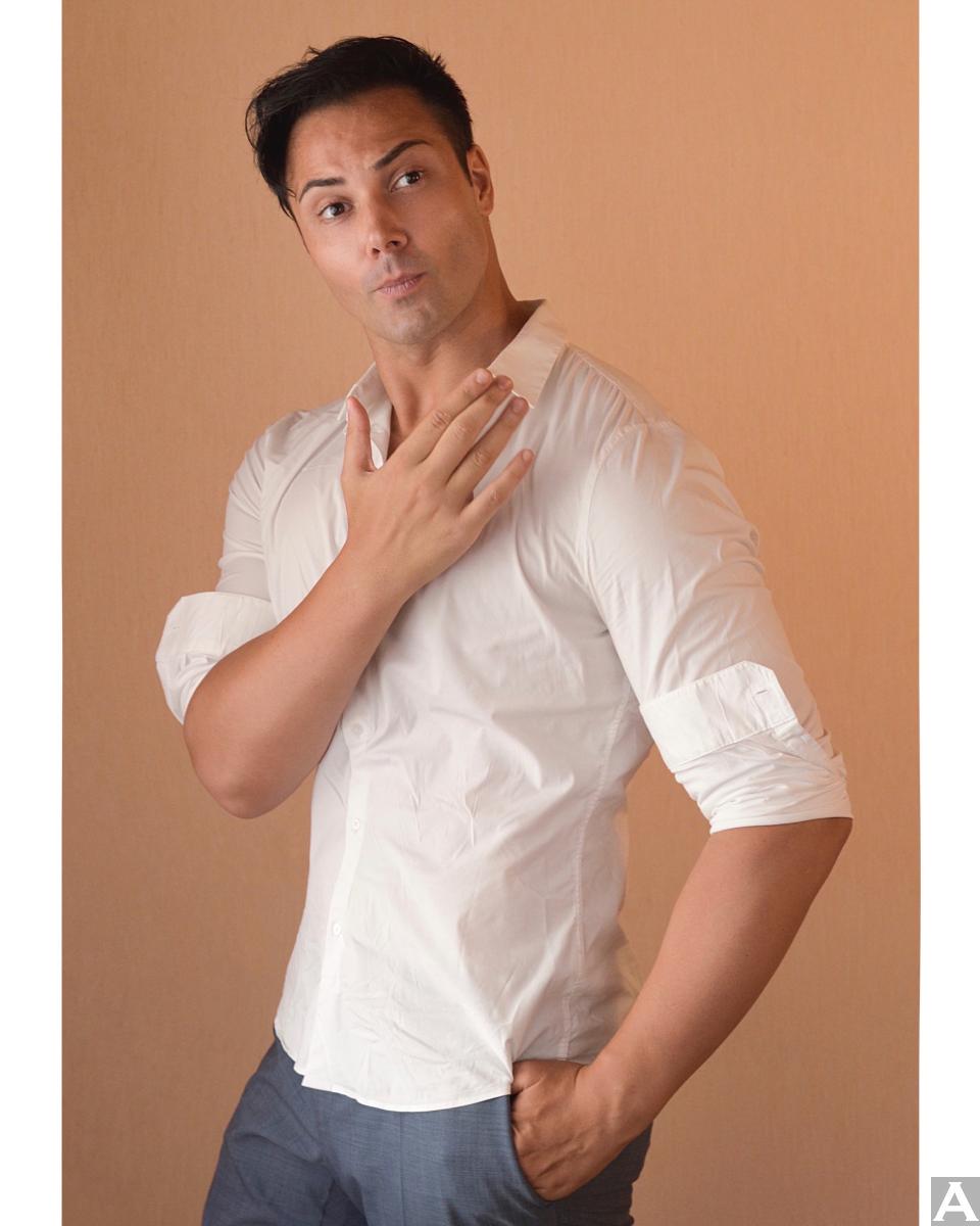 東京　外国人　モデル事務所　アクアモデル　ファッション　白人　パオロ