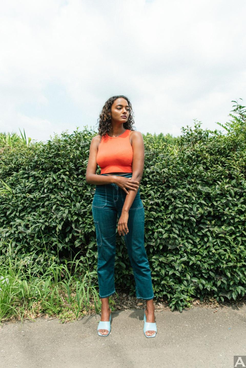 東京外国人モデル事務所アクアモデルの黒人モデルジャスミナ