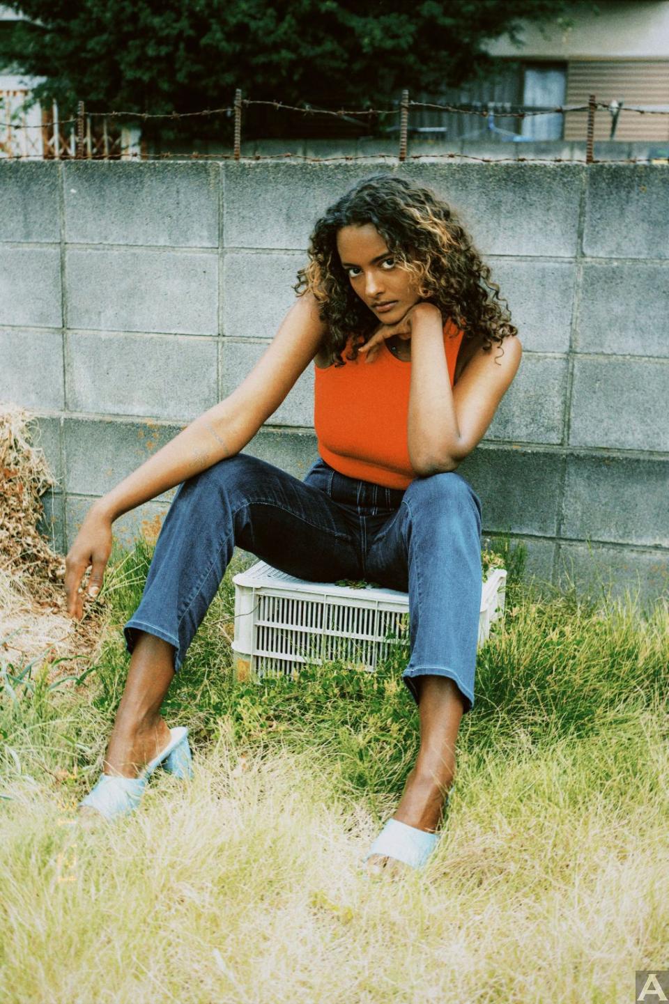 東京外国人モデル事務所アクアモデルの黒人モデルジャスミナ