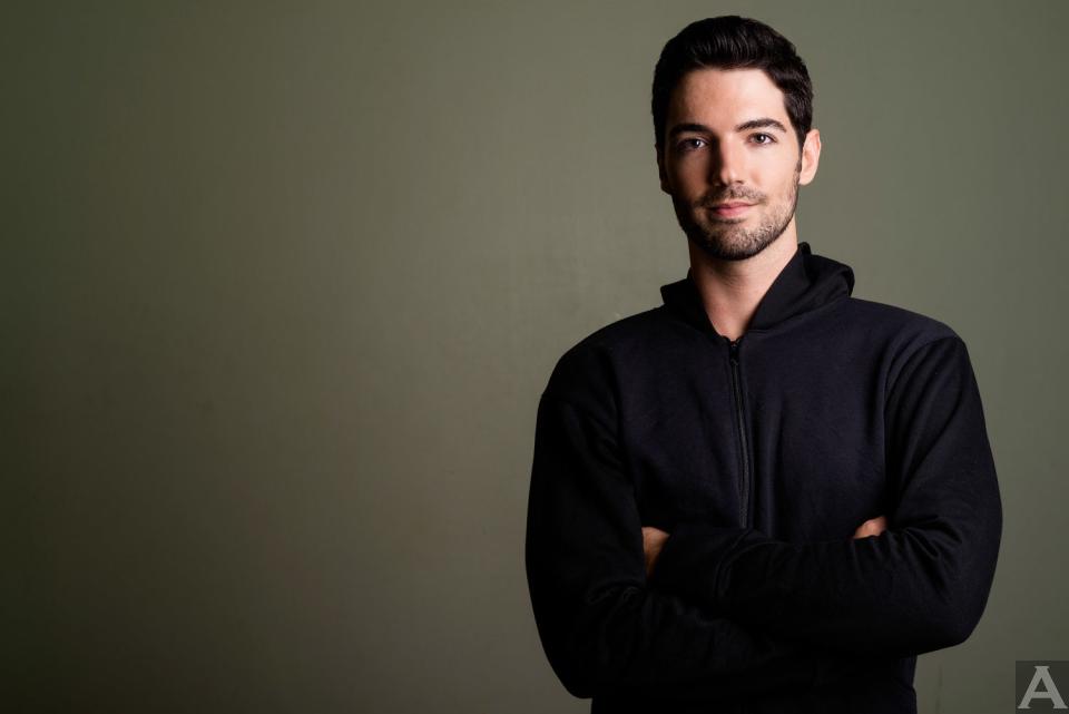 東京　外国人　モデル事務所　アクアモデル 白人　ヘンリー