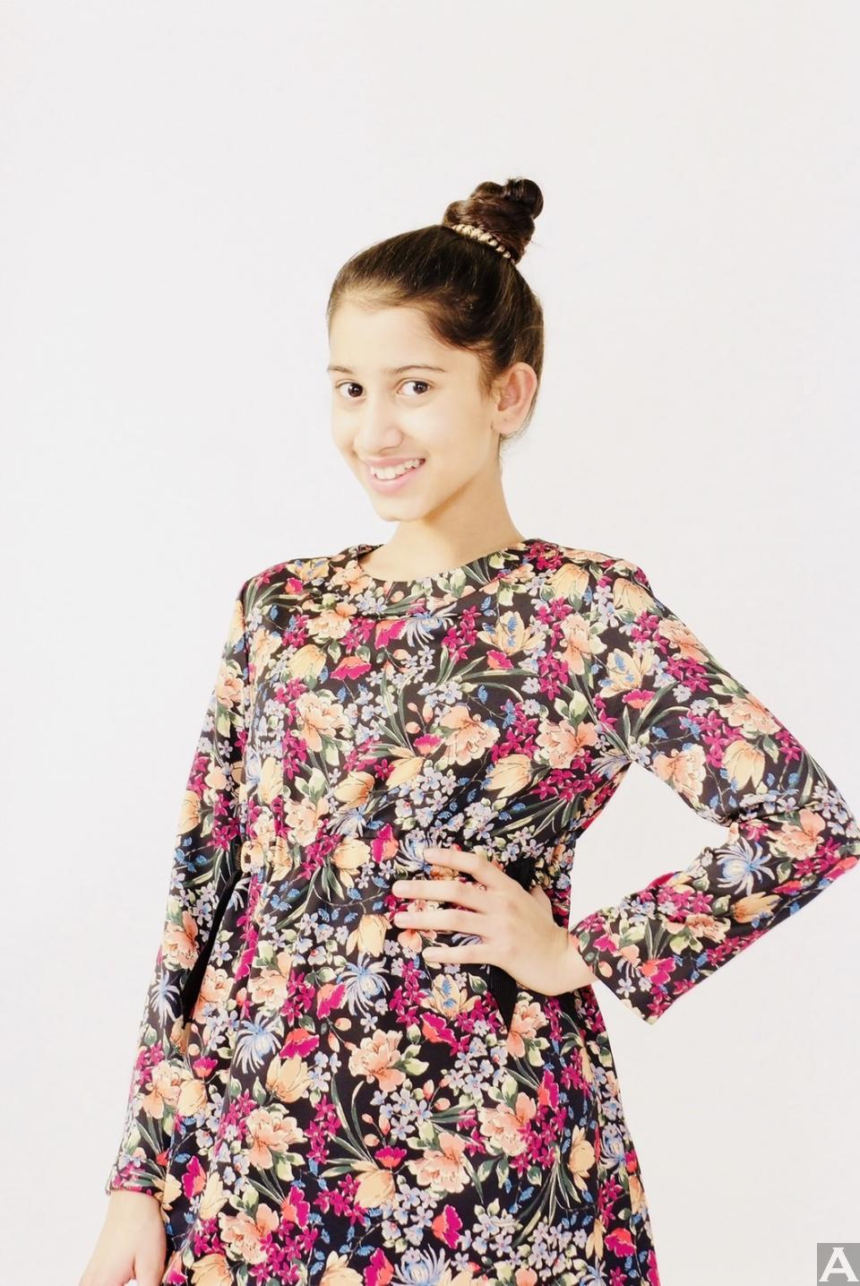 東京外国人モデル事務所アクアモデルのニハリカ