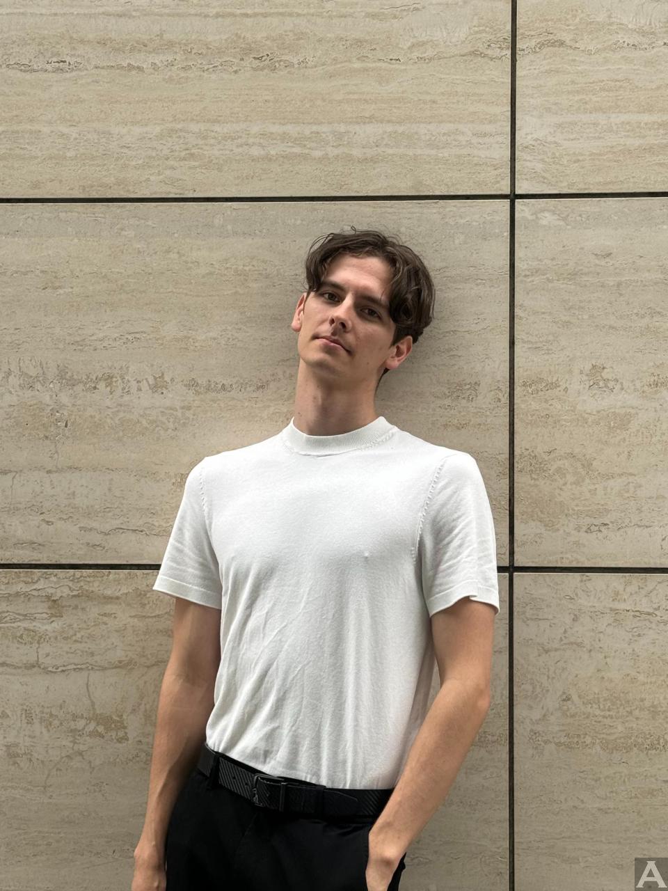 東京外国人モデル事務所アクアモデル所属の白人モデルのサシャ