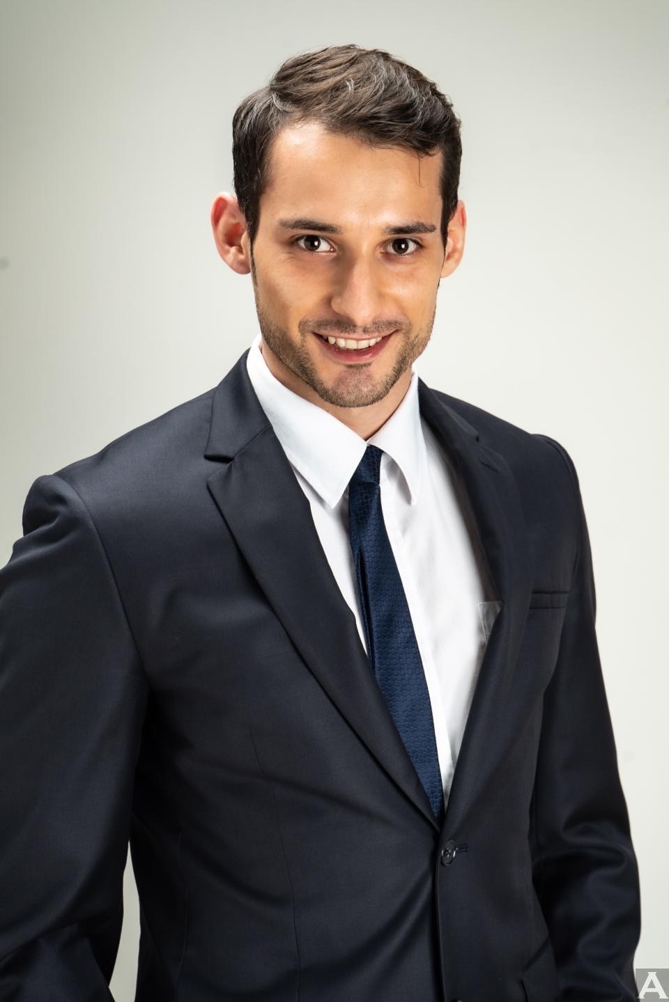 東京外国人モデル事務所アクアモデルの白人モデルアルフレッド