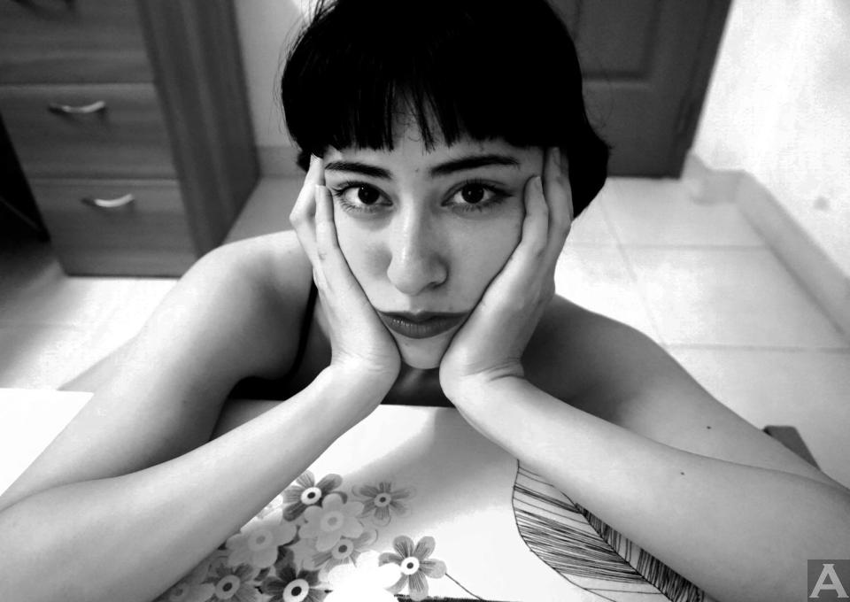 東京外国人モデル事務所アクアモデルのハーフモデルカリナ