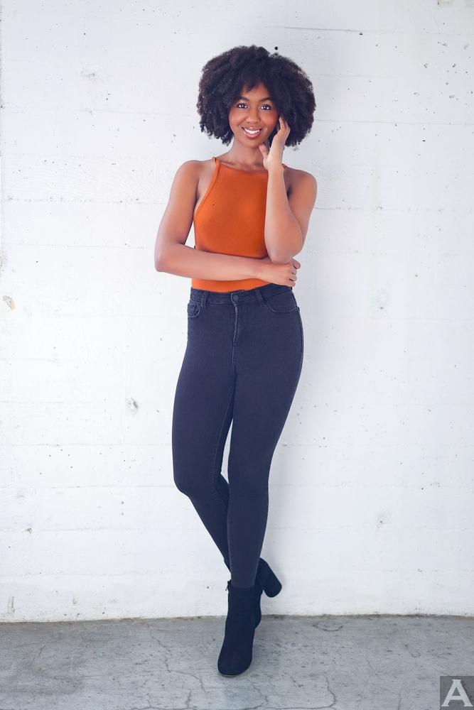 東京外国人モデル事務所アクアモデル所属の黒人モデルのシャイ