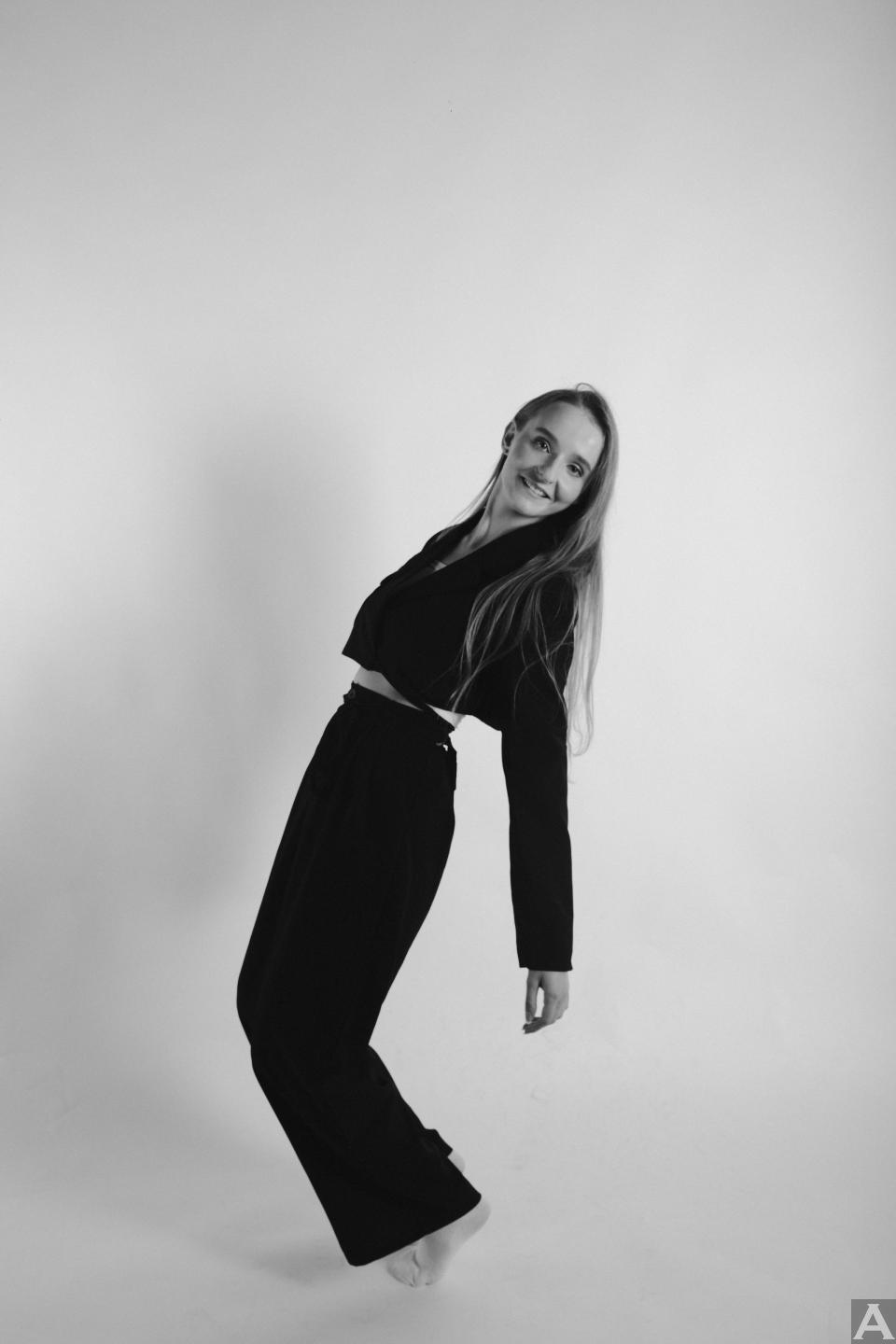 東京外国人モデル事務所アクアモデルの白人女性モデルサーシャ