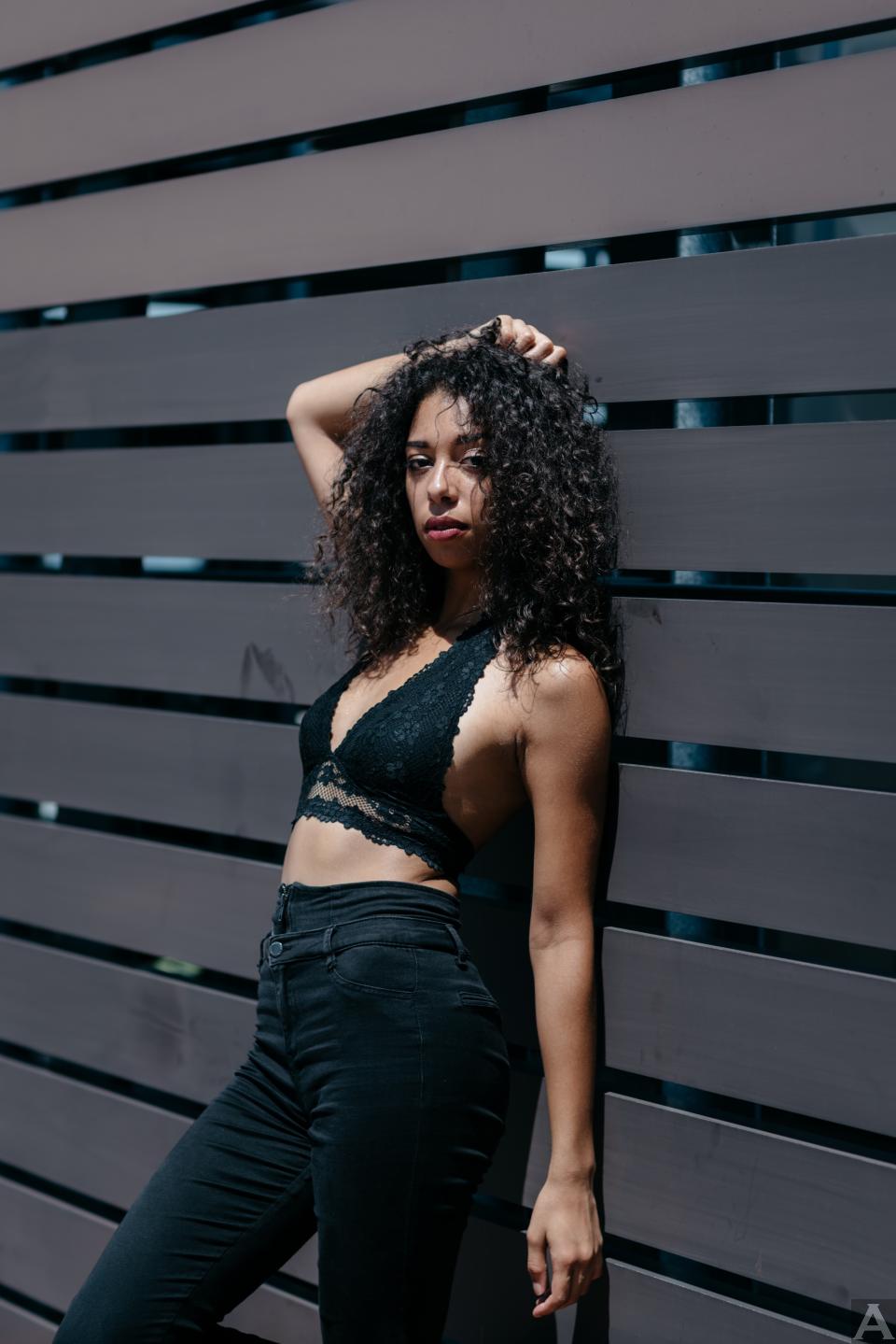 東京外国人モデル事務所アクアモデルのミックスモデルメリッサ