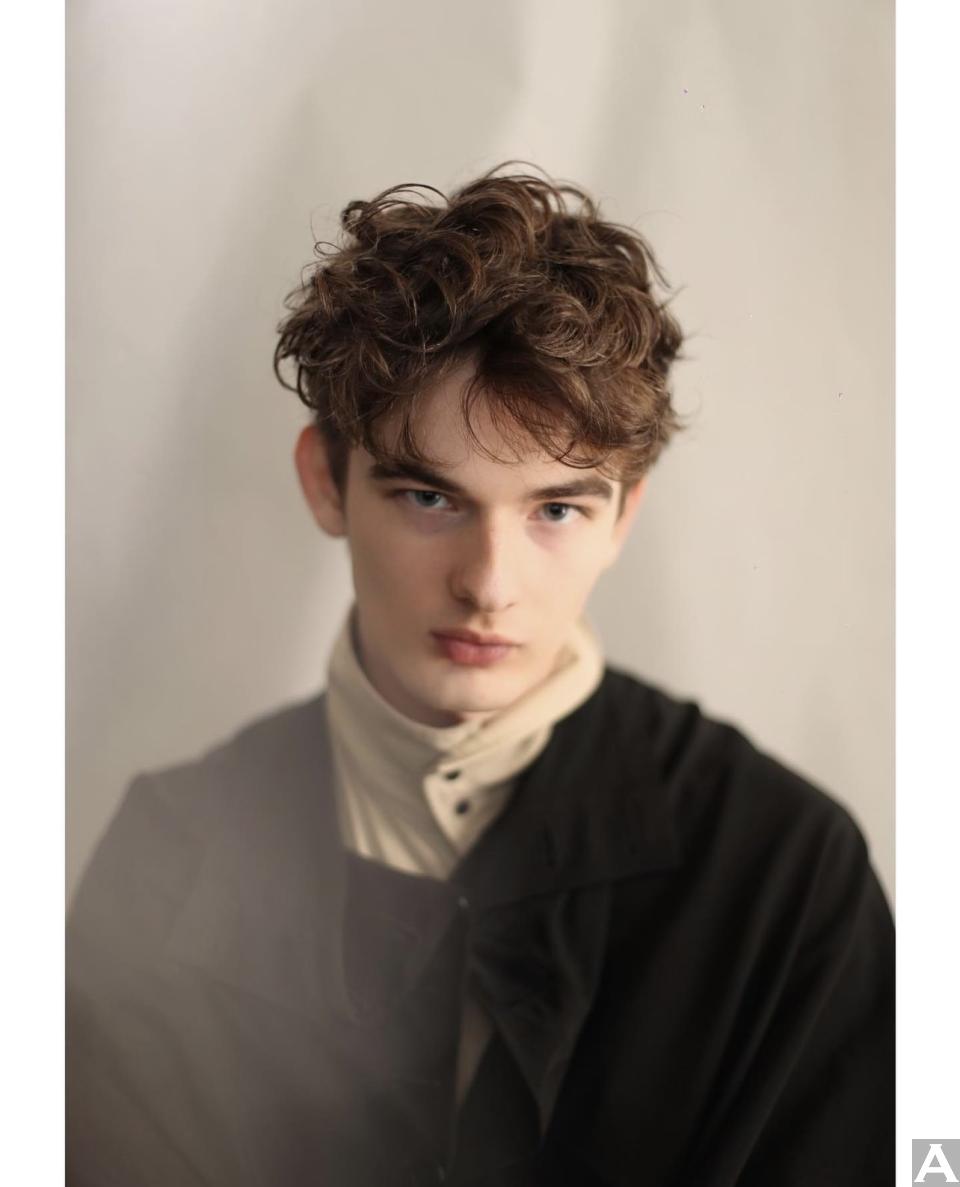 東京外国人モデル事務所アクアモデル所属の白人モデルのシルベスタ