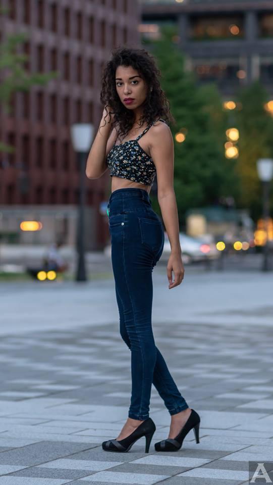 東京外国人モデル事務所アクアモデルのミックスモデルメリッサ