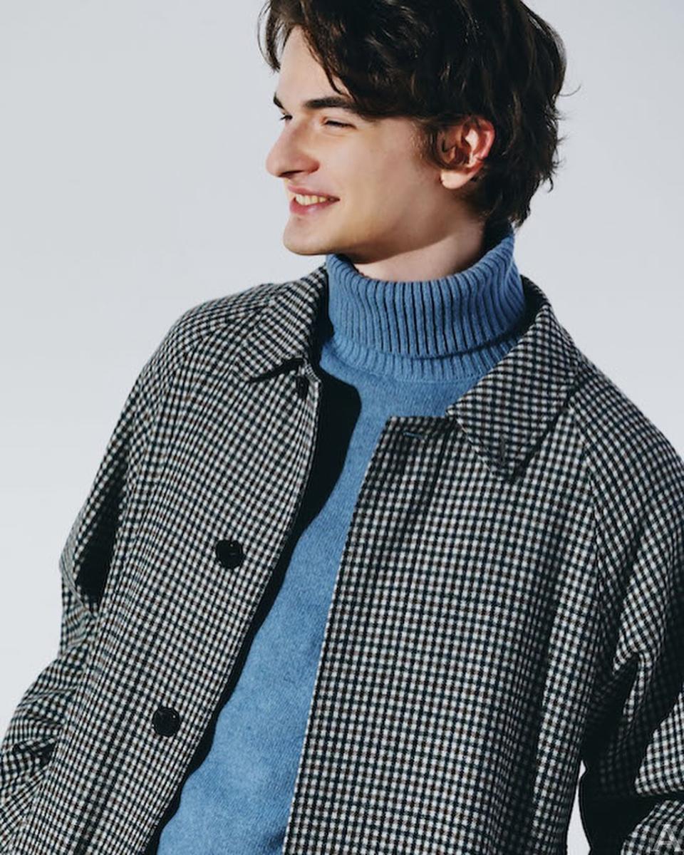 東京外国人モデル事務所アクアモデル所属の白人モデルのシルベスタ