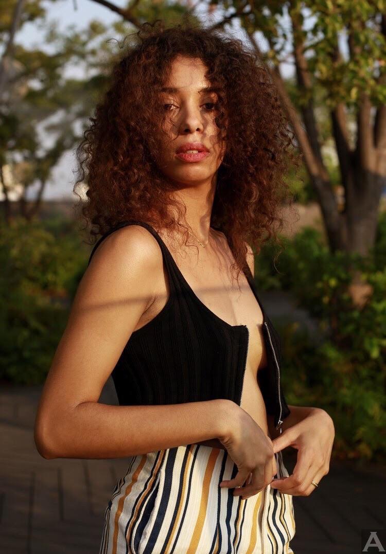 東京外国人モデル事務所アクアモデルのミックスモデルメリッサ