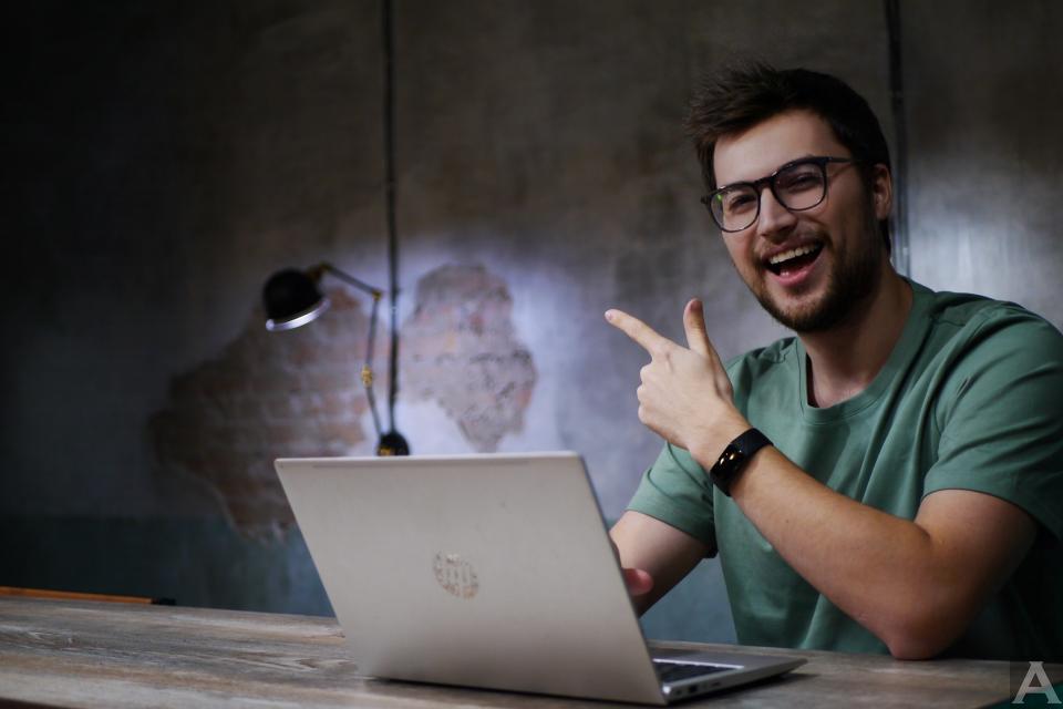 東京外国人モデル事務所アクアモデル所属の白人モデルのドミトリー