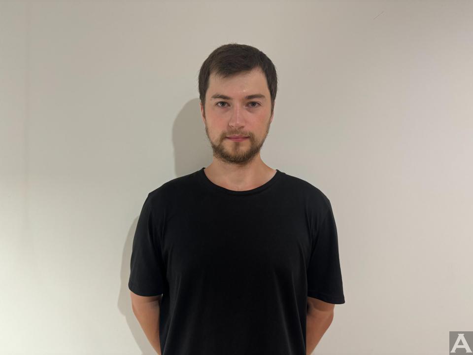 東京外国人モデル事務所アクアモデル所属の白人モデルのドミトリー