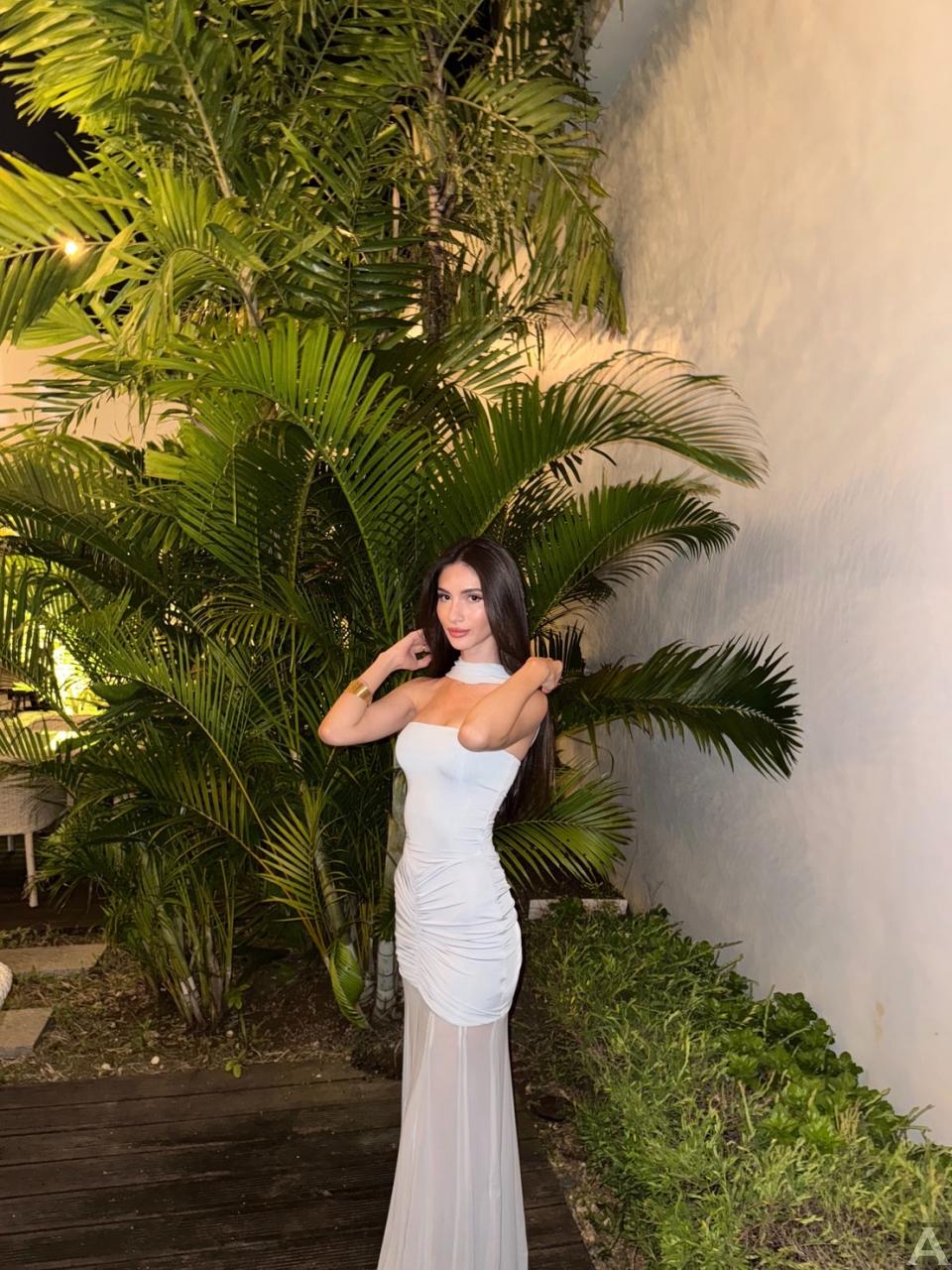 東京外国人モデル事務所アクアモデルの白人モデルエリカオザキ