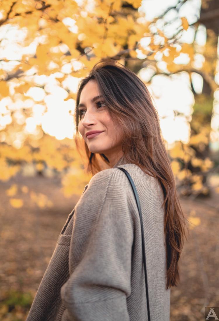 東京外国人モデル事務所アクアモデルの白人モデルエリアル