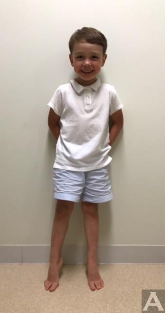 東京外国人モデル事務所アクアモデルの白人キッズモデルエレット