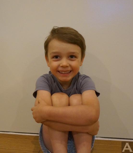 東京外国人モデル事務所アクアモデルの白人キッズモデルエレット