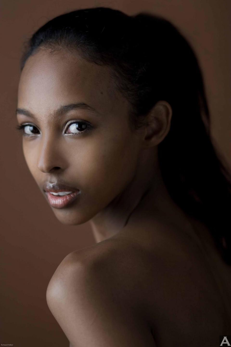 東京　外国人モデル　外国人モデル事務所 アクアモデル 黒人 ファッション カハ