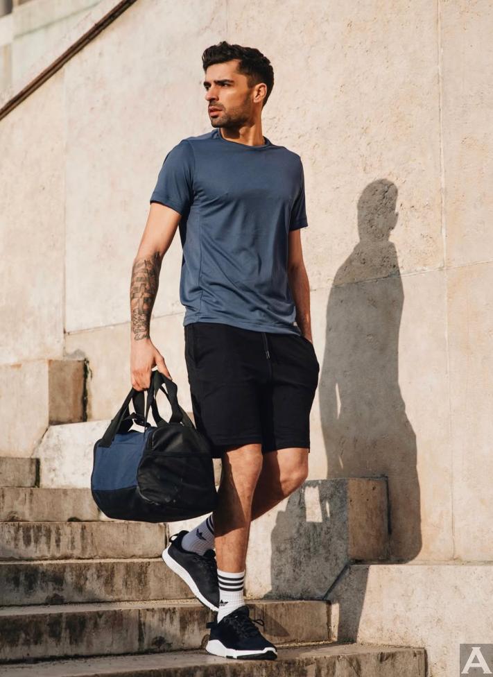 東京外国人モデル事務所アクアモデル所属の白人モデルのスティーブン