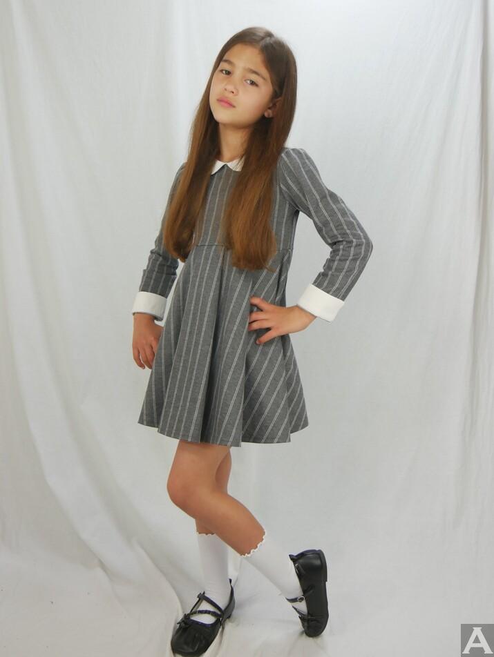 東京外国人モデル事務所アクアモデルの白人キッズモデルユキコ