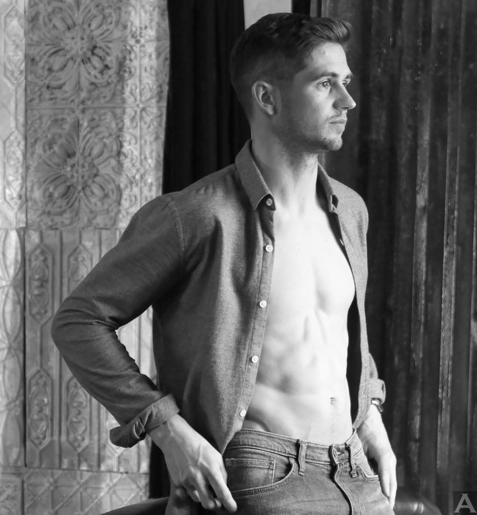 東京　外国人　モデル事務所　アクアモデル　ファッション モーガン　白人 