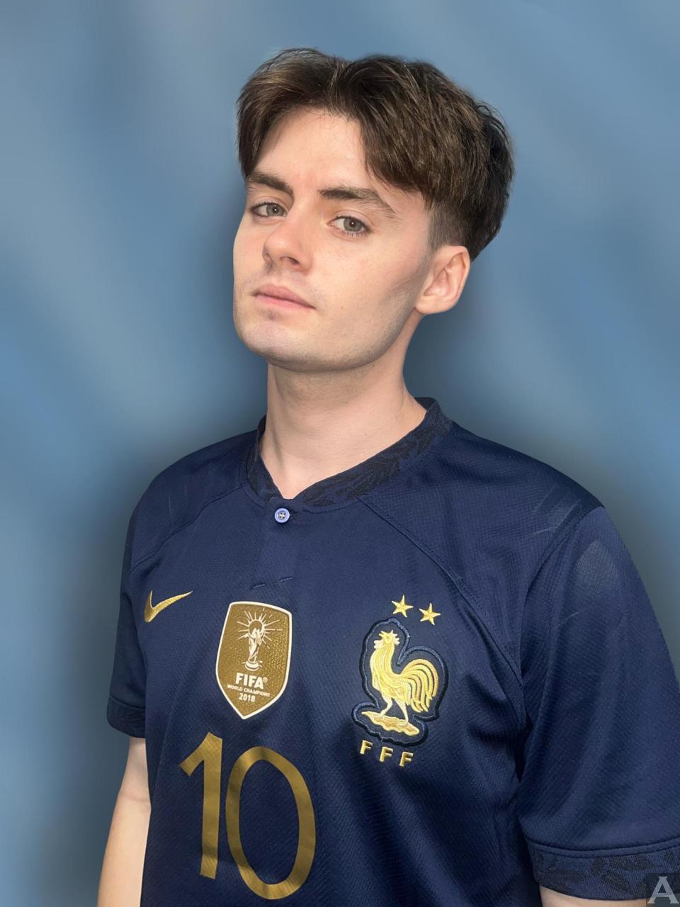 京外国人モデル事務所アクアモデル所属の白人モデルのマル