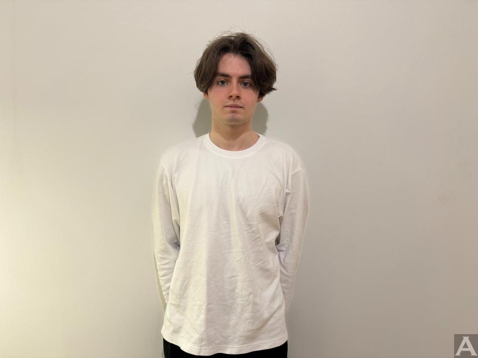 東京外国人モデル事務所アクアモデル所属の白人モデルのマル