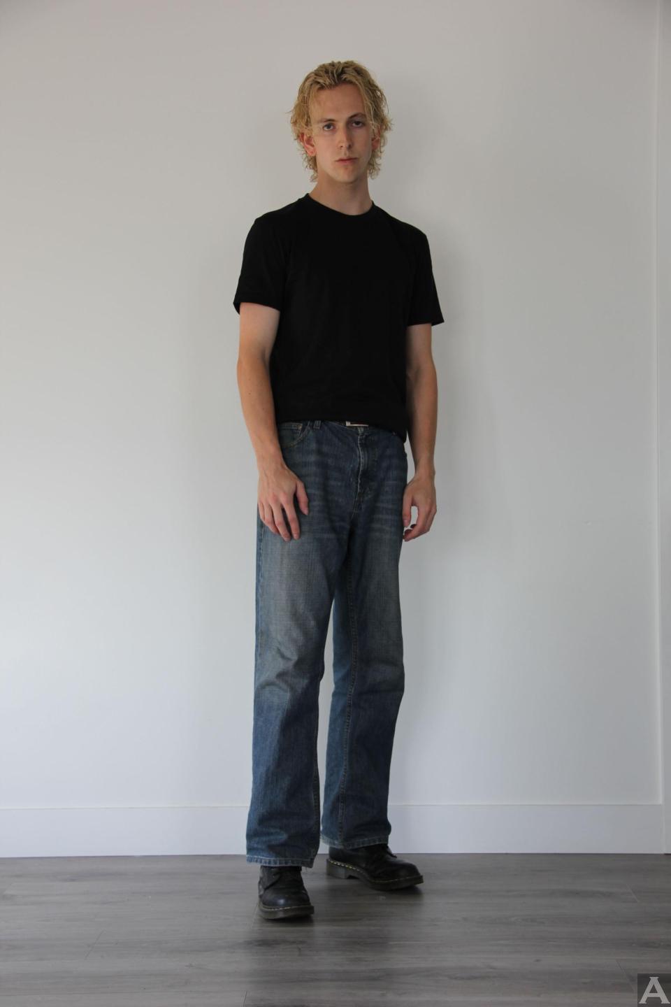 東京外国人モデル事務所アクアモデル所属の白人モデルのトーマス