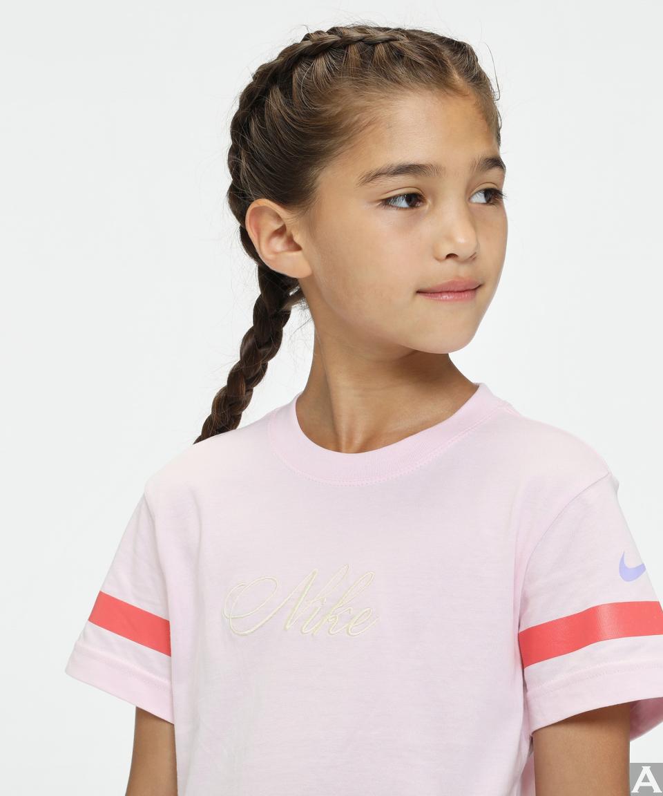 東京外国人モデル事務所アクアモデルの白人キッズモデルユキコ東京外国人モデル事務所アクアモデルの白人キッズモデルユキコ