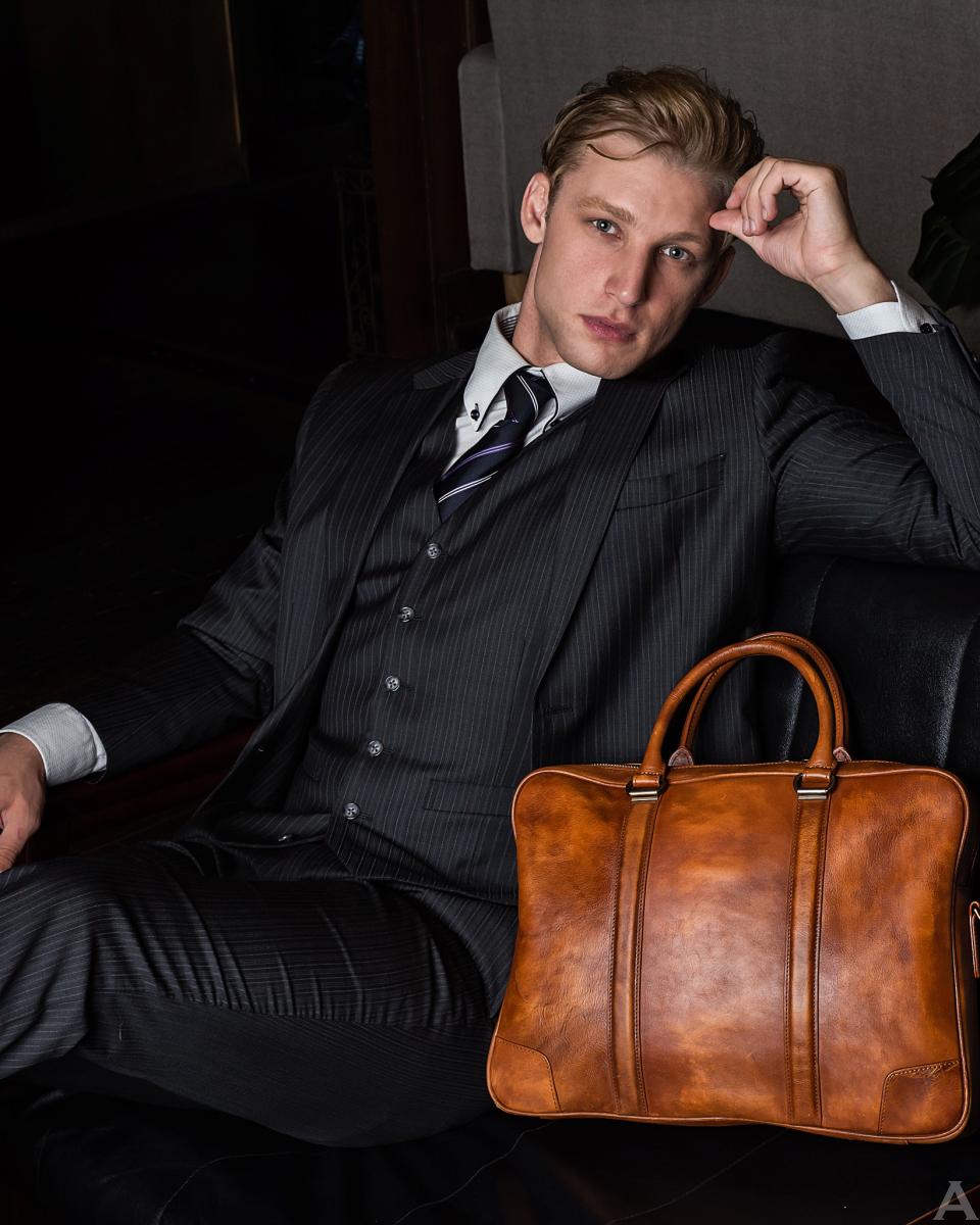 東京外国人モデル事務アクアモデルの白人モデルニヒ