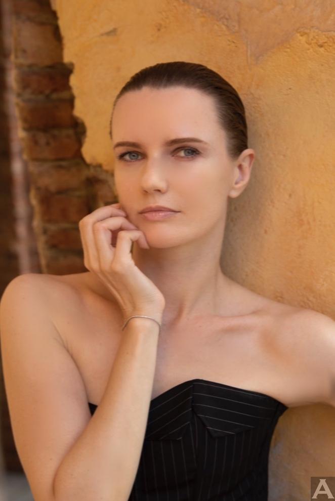 東京外国人モデル事務所アクアモデルの白人モデルラナ