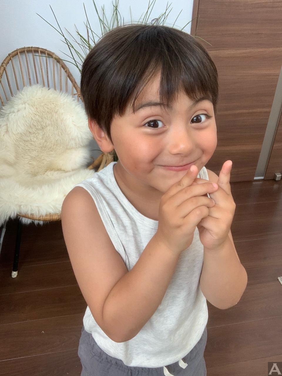 東京外国人モデル事務所アクアモデルのハーフキッズモデルオスカー