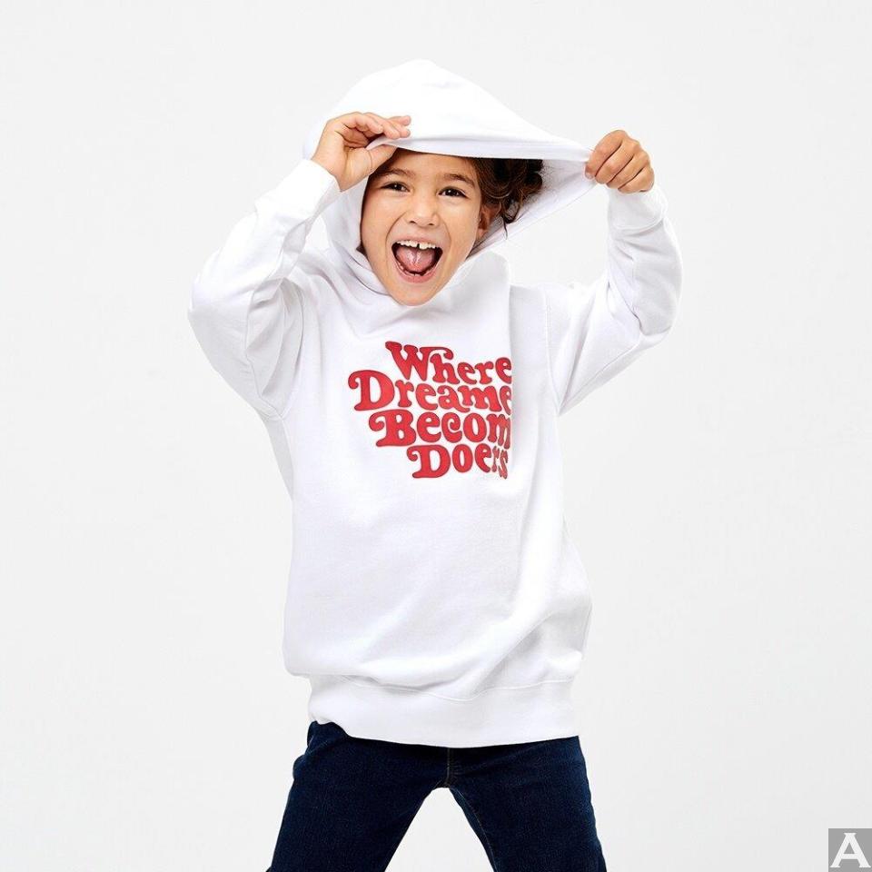 東京外国人モデル事務所アクアモデルの白人キッズモデルユキコ