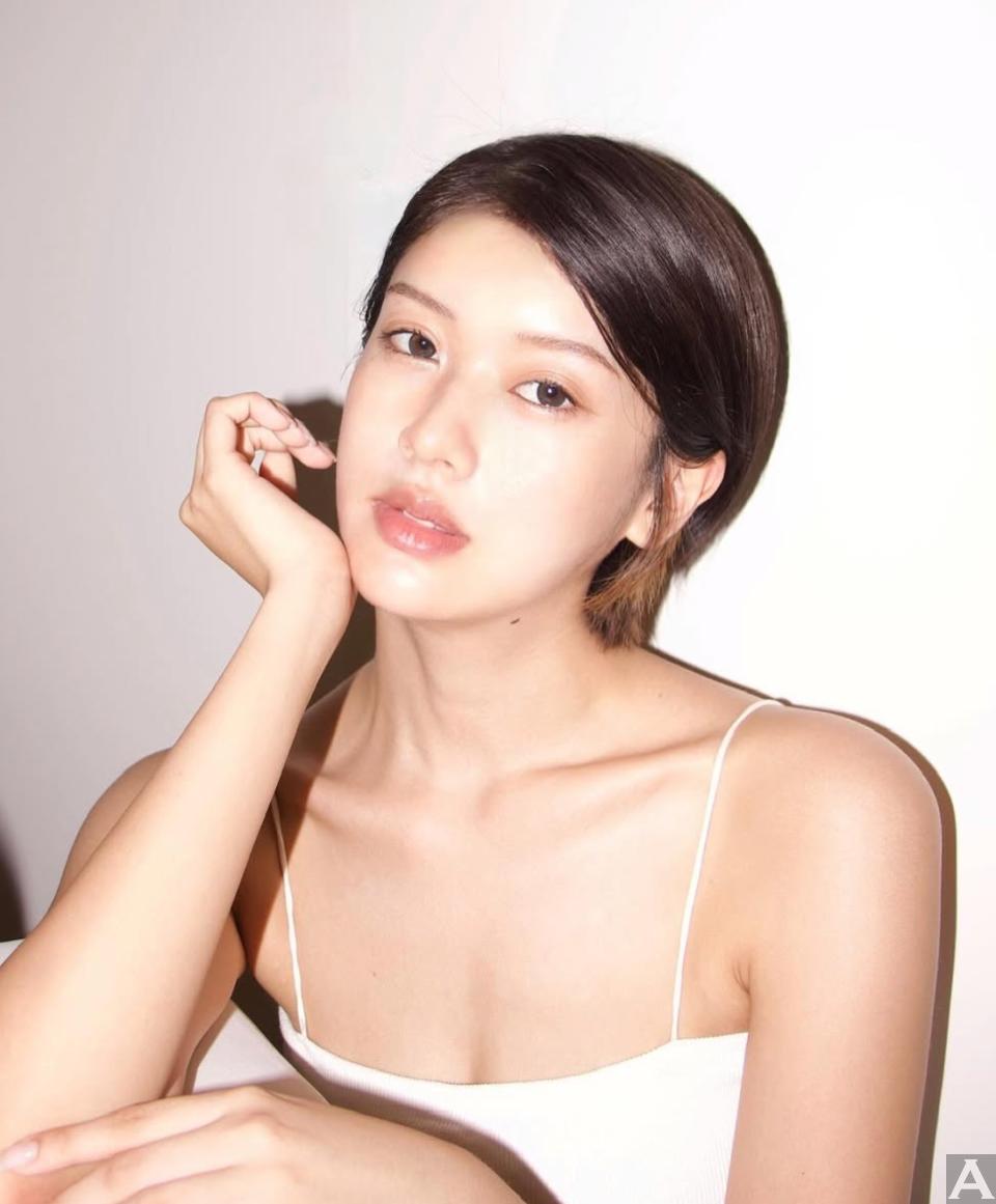 東京外国人モデル事務所アクアモデル所属の日本人モデルのユイ