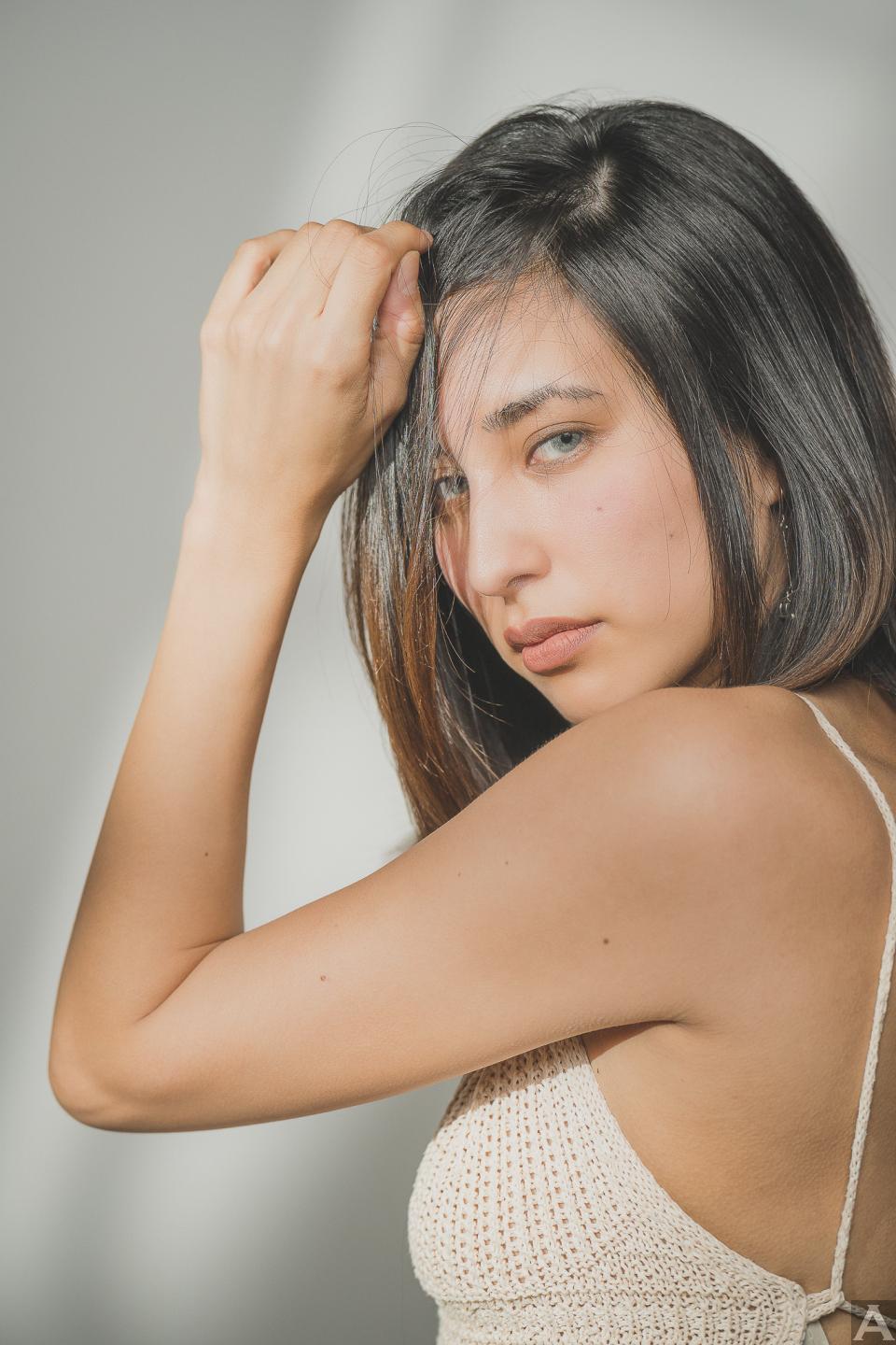 東京外国人モデル事務所アクアモデルの白人モデルバネサ