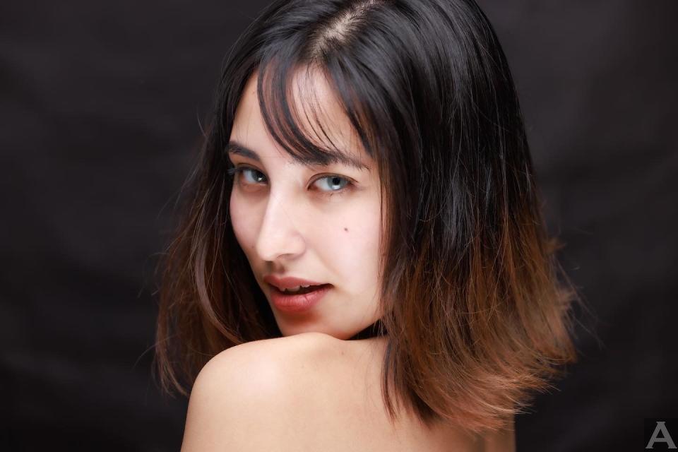 東京外国人モデル事務所アクアモデルの白人モデルバネサ