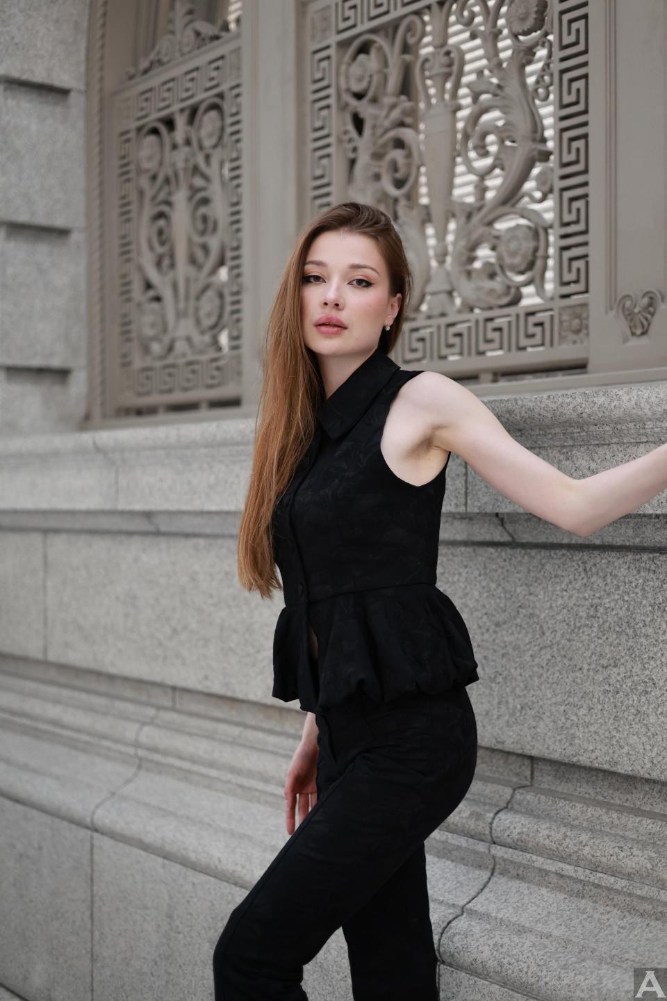 東京外国人モデル事務所アクアモデル所属の白人モデルのダイアナ