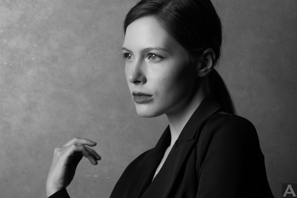 東京外国人モデル事務所アクアモデル所属の白人モデルのポミー