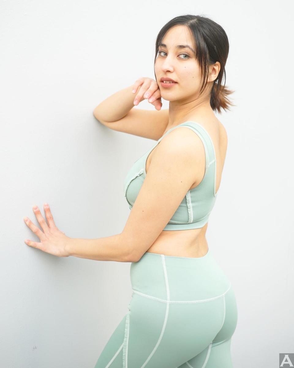 東京外国人モデル事務所アクアモデルの白人モデルバネサ