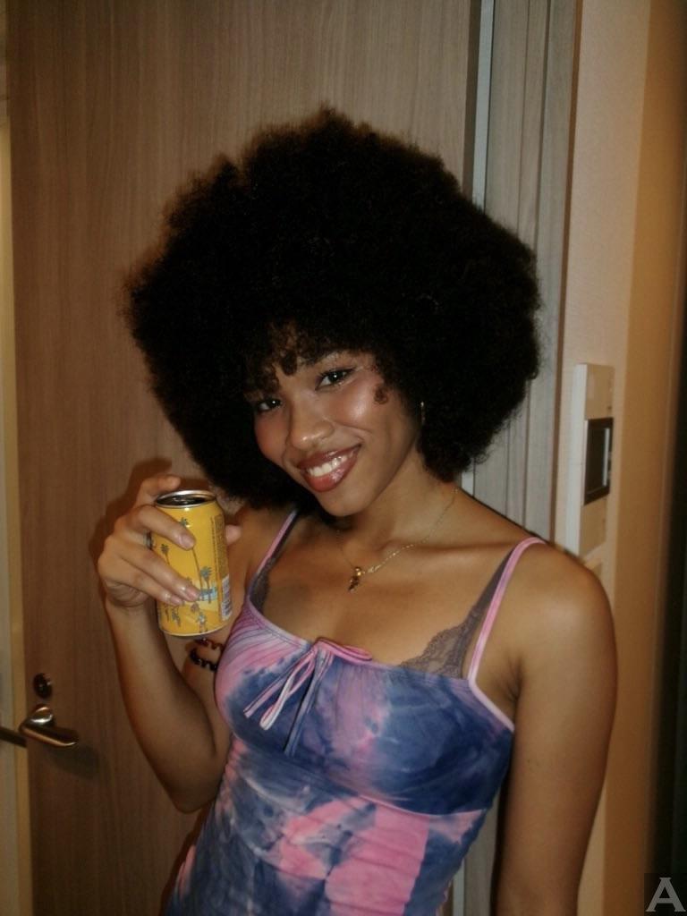 東京外国人モデル事務所アクアモデル所属のハーフモデルのキャサリナ