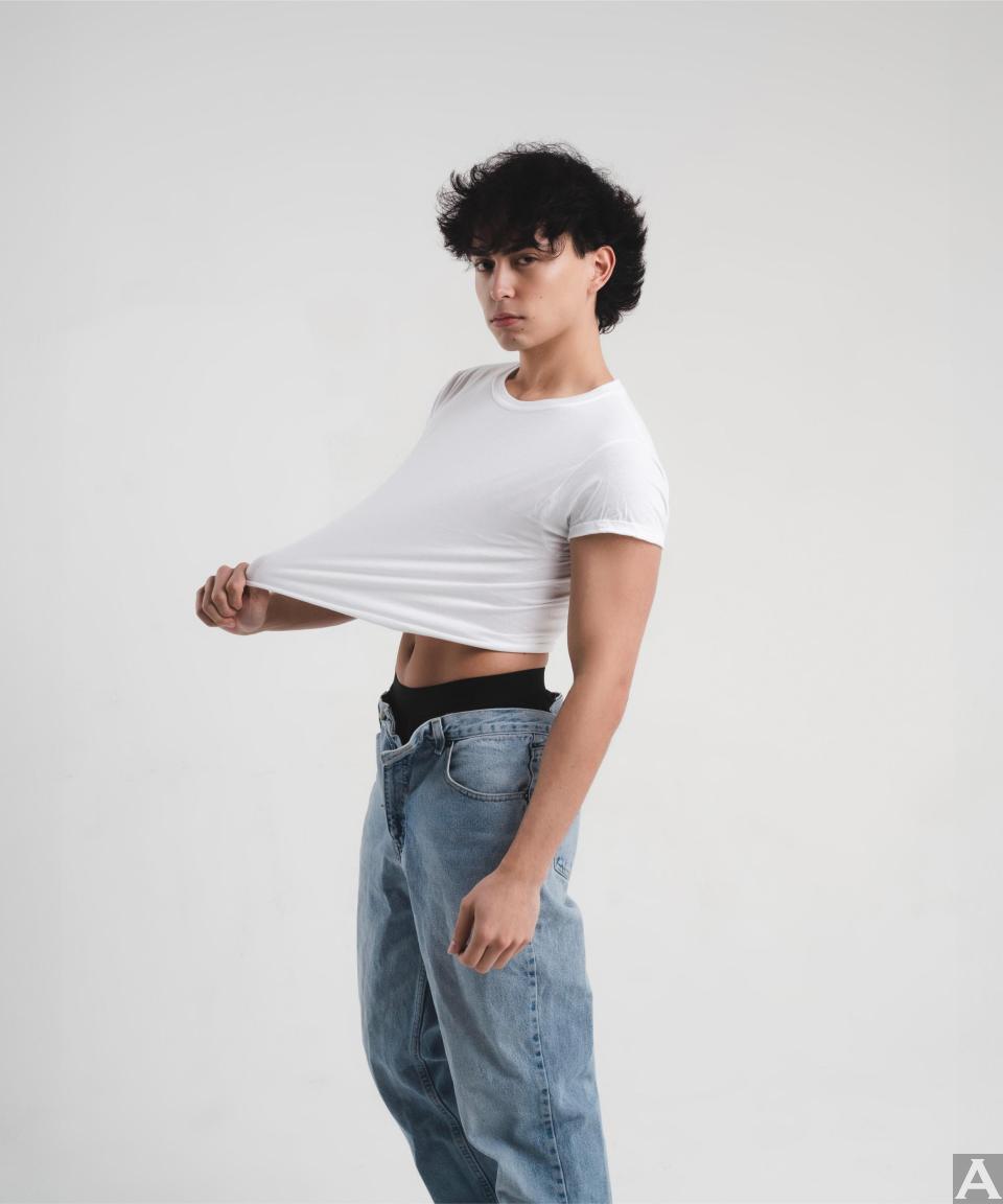 東京外国人モデル事務所アクアモデル所属のハーフモデルのクリスチャン