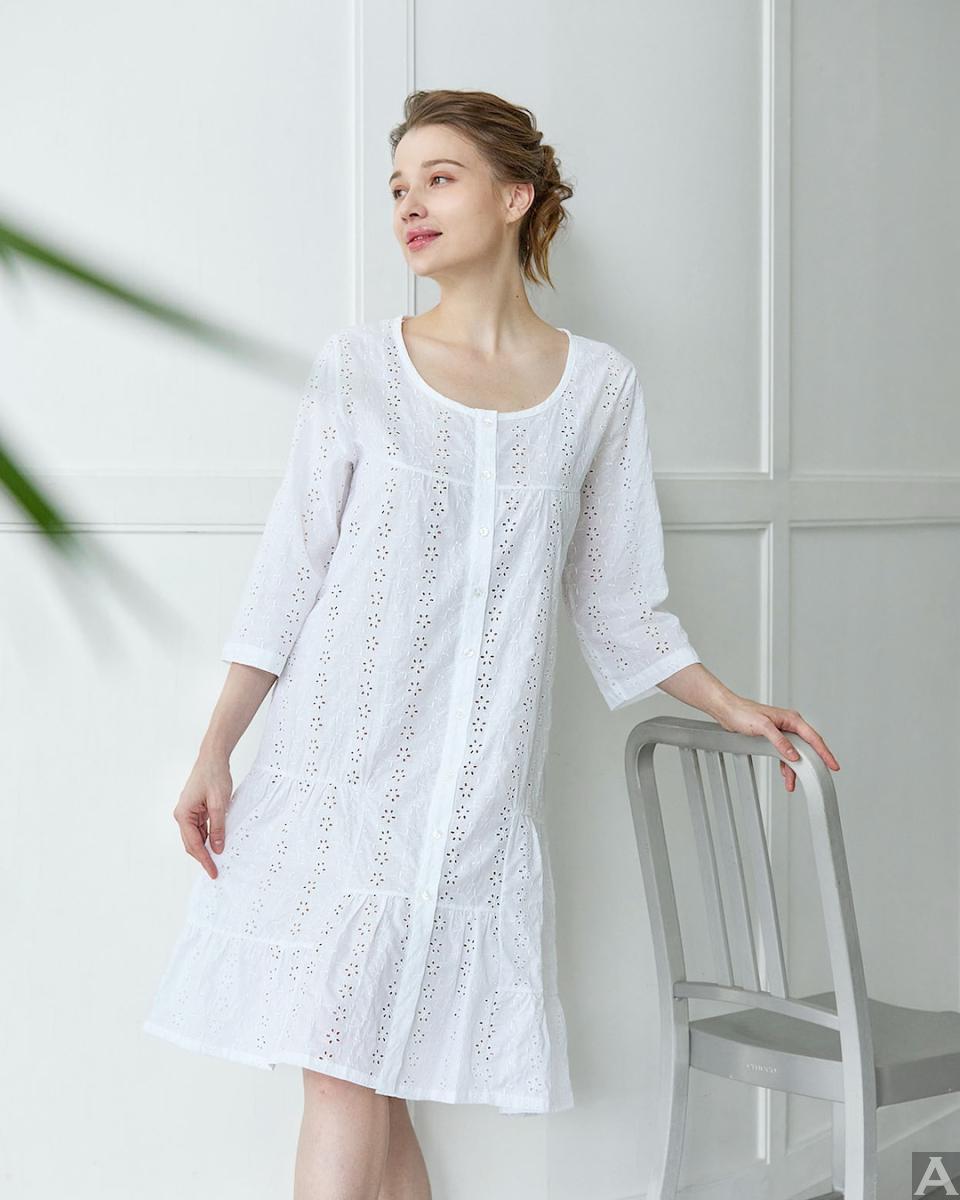 東京外国人モデル事務所アクアモデル所属の白人モデルのダイアナ