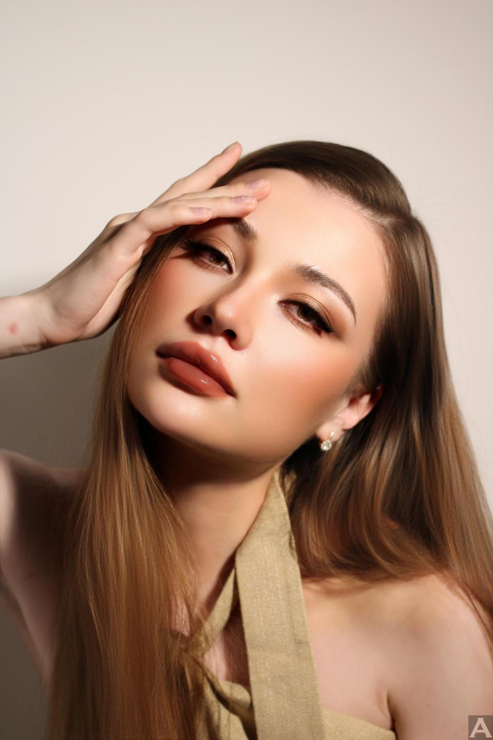 東京外国人モデル事務所アクアモデル所属の白人モデルのダイアナ