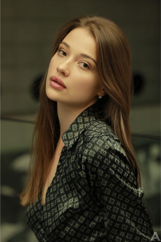 東京外国人モデル事務所アクアモデル所属の白人モデルのダイアナ